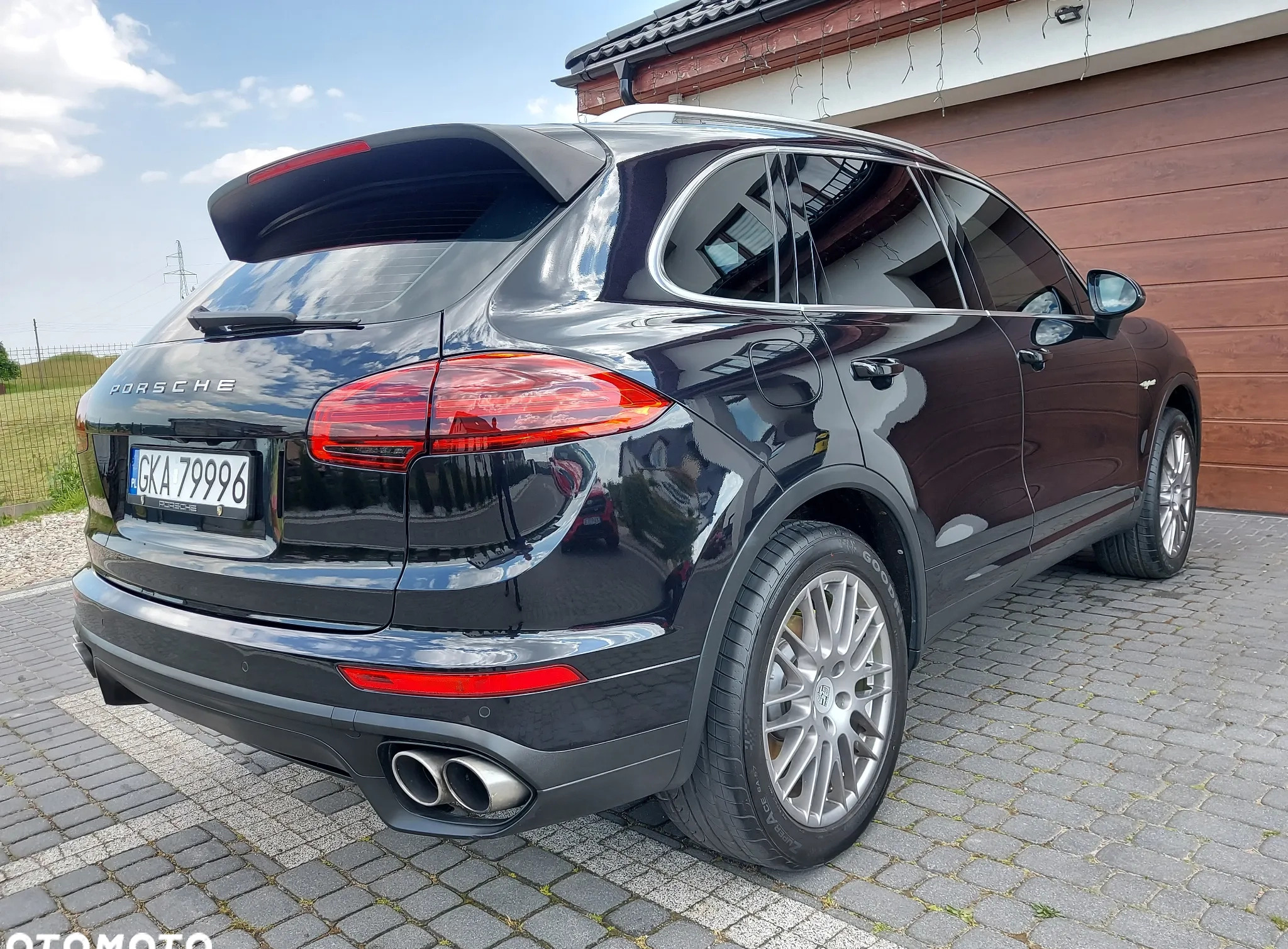 Porsche Cayenne cena 169000 przebieg: 210000, rok produkcji 2015 z Barlinek małe 742